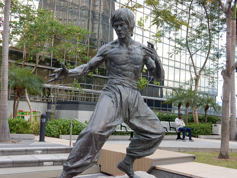 香港：市内を二階建路面電車に乗車