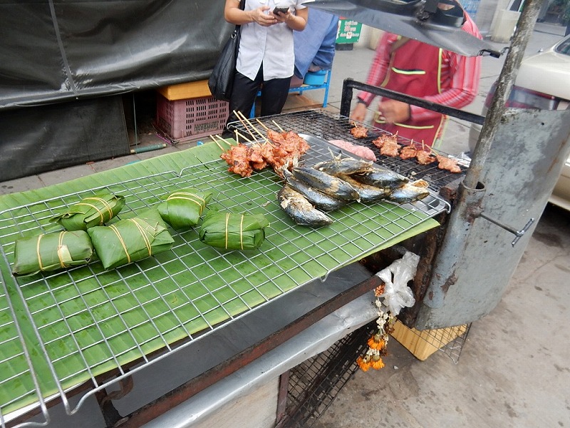 バンコクは交通渋滞と仏教の街