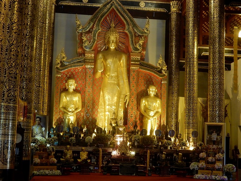 チェンマイ観光と像飼育キャンプ、首長族訪問しました