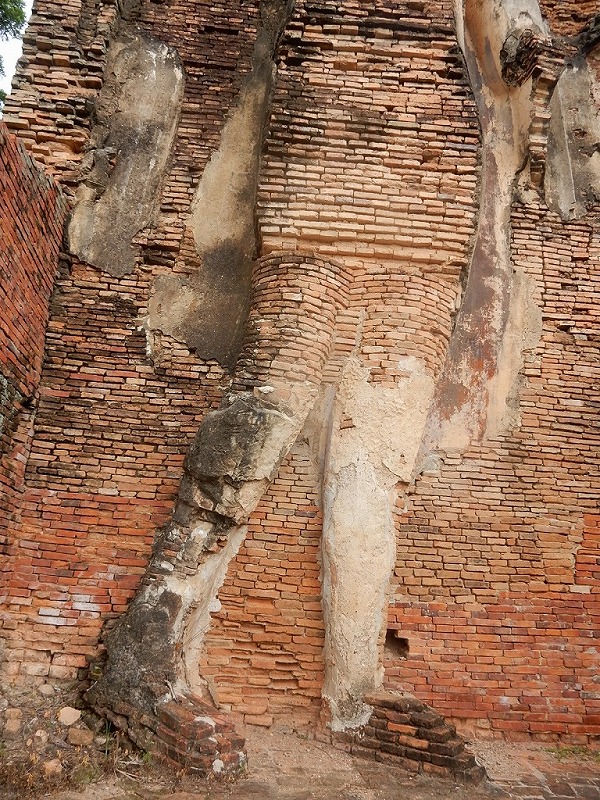 スコータイの世界遺産見学と長距離アユタヤまでの移動