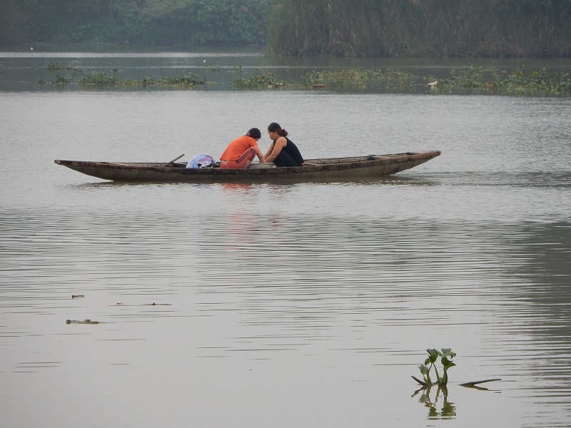 フォンニャ ケバン国立公園の洞窟内を見学